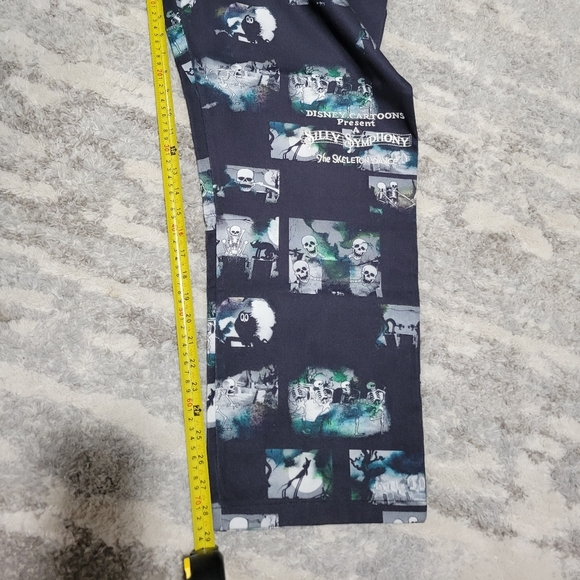 Disney Men's Black Graphic Pants - Picture 15 of 16